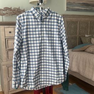 VINEYARD VINES- On the Go Burr Button Down